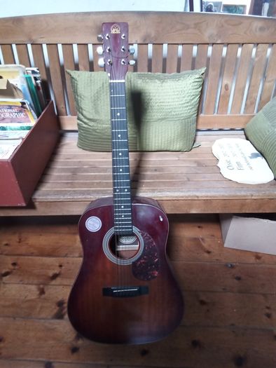 Hondo Acoustic Guitar