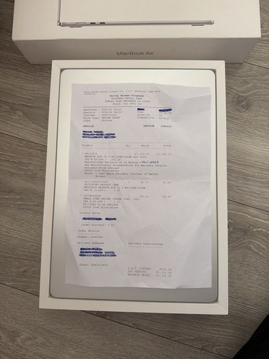 Apple Macbook Air 15.3 inch 2025 - 14 month apple warranty
