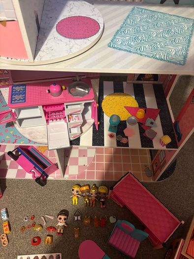 Lol doll house & Extras