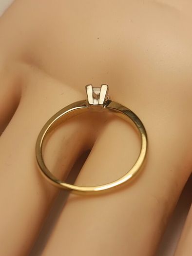 18ct Gold Vintage Refurbished Petite Diamond Solitaire Ring
