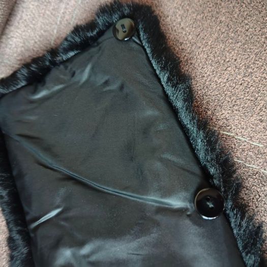 Black MOTIVI jacket with knitted removable cuffs  and removable fur collar