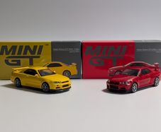 2x Mini GT Skyline R34 GTR