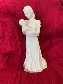Lennox Mother and Child Figurine