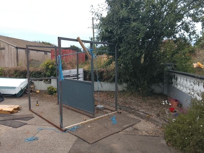 horsebox partition
