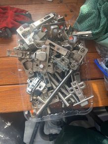 hinges and handles for kitchen cabinets