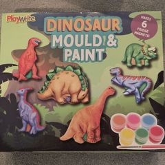 Dinosaur Mould and Paint set