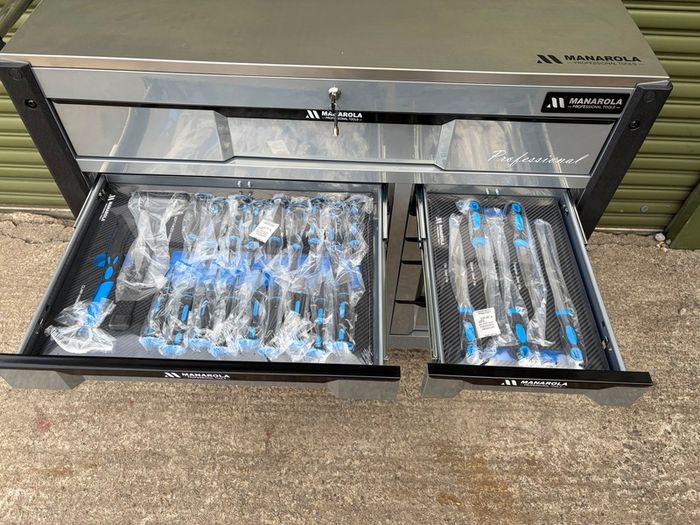 Manarola 12 Drawer Tool Box Fully Loaded With Tools