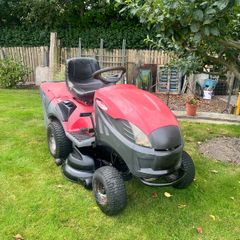 Ride on lawnmower