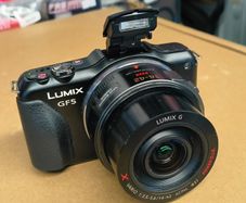 Panasonic LUMIX DMC-GF5K 12.1MP Digital Camera w/ 14-42mm Lens (Used)