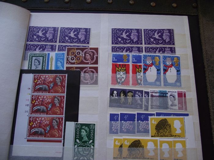 Collection of Mint Elizabeth II stamps, blocks and strips (1946-1990s)