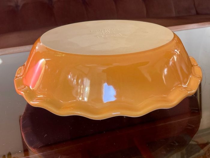 Emile Henry Beautiful Yellow Ruffled Pie Pan Made in France