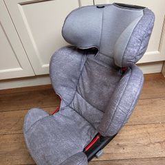 Maxi-Cosi RodiFix AirProtect, Group 2/3 high-back booster with ISOFIX, in a grey/graphite fabric