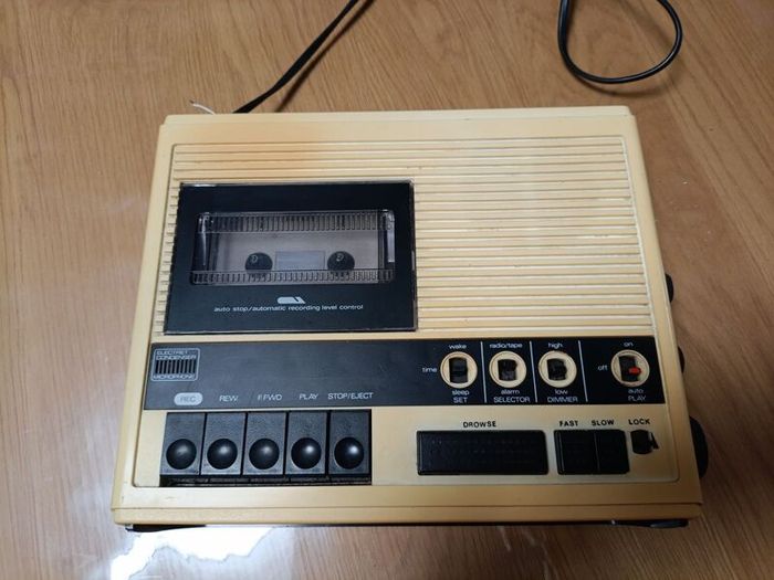 Harvard Concert - MW/FM/LW Radio Cassette - Electronic LED Clock