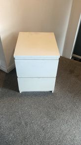 chest of drawers