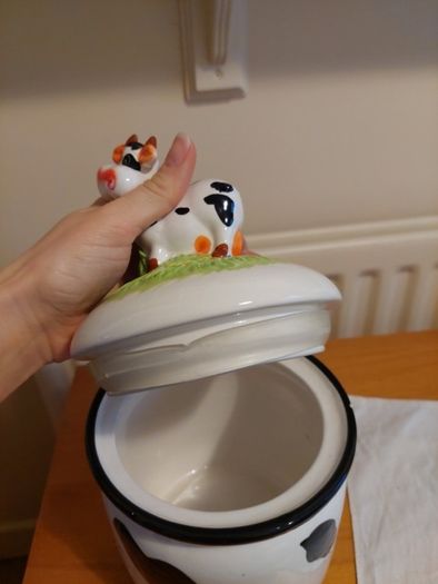 Cookie jar