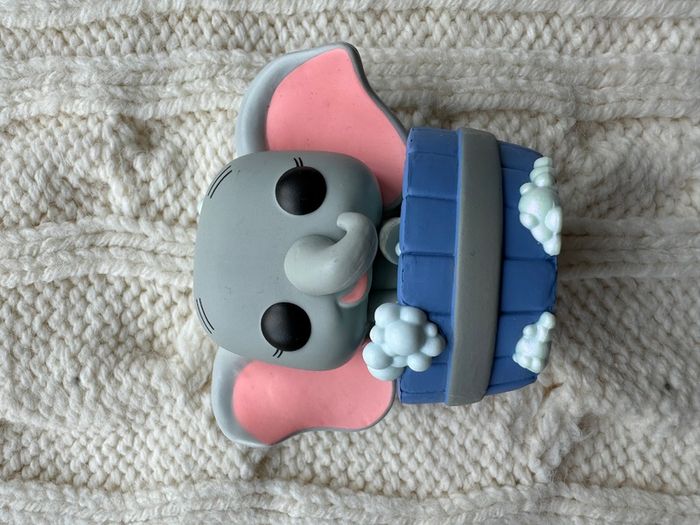 Funko Disney Classics POP! Vinyl Figurine Dumbo in Bathtub new DAMaged BOx PLease look at the pictures