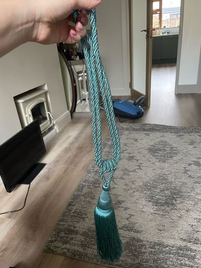 Curtain tie back