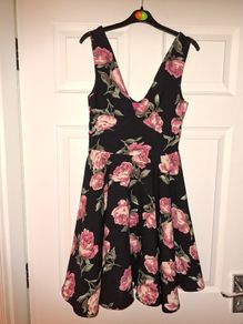 Beautiful Boohoo mini dress with roses, like NEW,  size 8