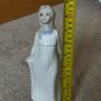 Tengra porcelain figurine of a girl in a gown, handmade in Valencia, Spain Image 7