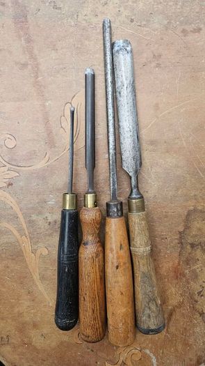 4 gouges incl. James Swan