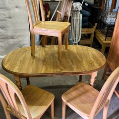 Extendable Dining table and 3 chairs