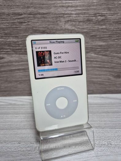 Apple iPod Classic 5th Generation White A1136 30GB With Songs