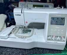 BROTHER M340ED Embroider Sewing Machine - Serviced - Like new - In original box