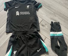 Kids liverpool kit