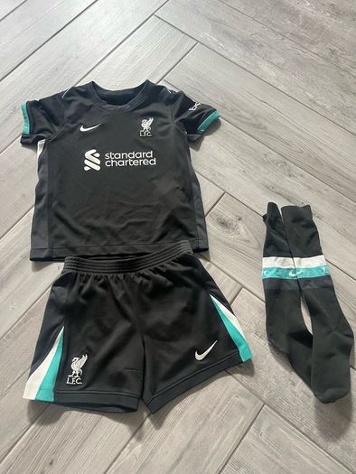 Kids liverpool kit