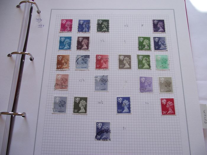 A valuable comprehensive collection of Elizabeth II stamps, hinged in the album (1952-2000)
