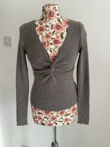 jumper  bnwt forever 21 twist front jumper size large small fit 10/12