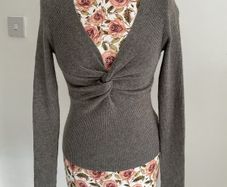 jumper  bnwt forever 21 twist front jumper size large small fit 10/12