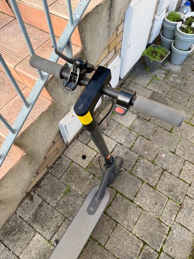 Electric scooter