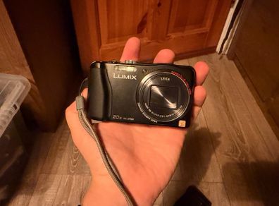 Panasonic Lumix DMC TZ30 Digital Superzoom Compact Camera