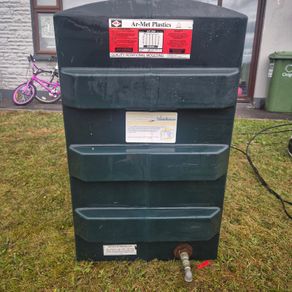 Oil tank