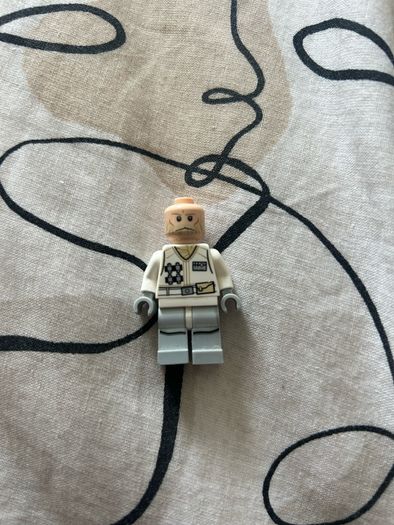LEGO Star Wars Hoth Rebel Trooper Minifigure White Uniform Tan Beard sw0734