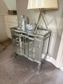 Mirror chest of drawers. As new