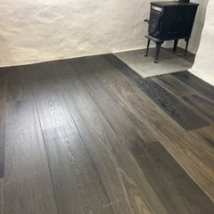 Black Oak engineered wood flooring 5.7m2 +offcuts