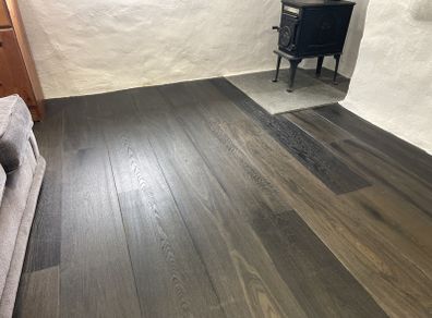 Black Oak engineered wood flooring 5.7m2 +offcuts
