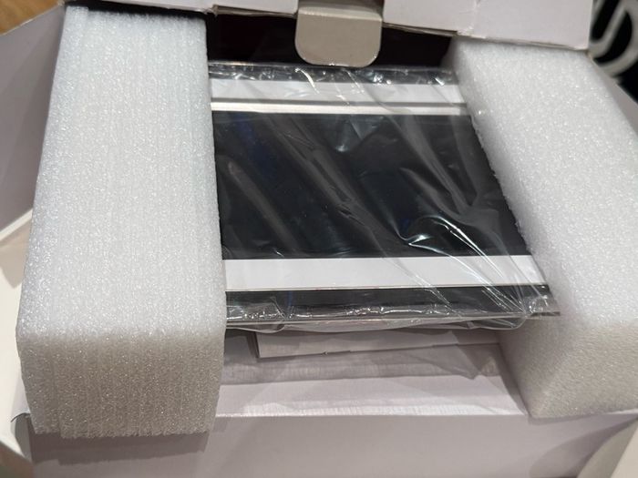 Linx PHOTO8W 8 inch Digital Photo Frame - Brand New