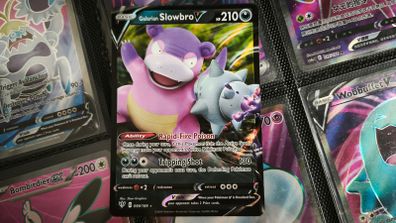 Galarian Slowbro V ! Ultra Rare ! from Darkness Ablaze Set ! 2020 ! Pokemon Card !