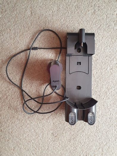 Dyson V6 charger