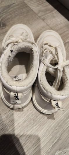 White fur lined trainers 33