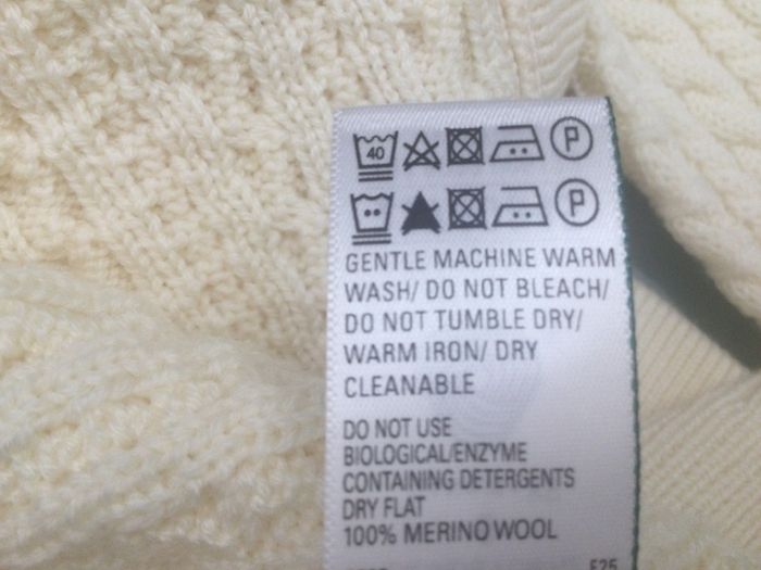 JAEGER extra fine merino wool Cardigan Size 10