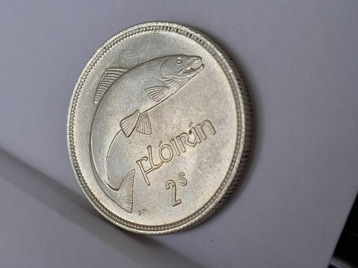 1939 Ireland 2 Shilling silver coin High grade