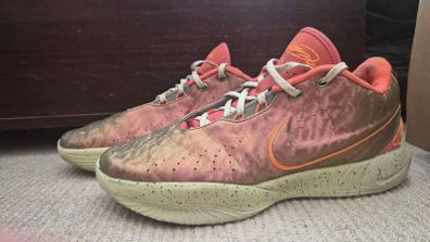Nike LeBron 21 "Queen Conch"