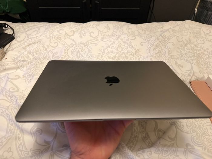 Apple MacBook Air Retina, 13 - inch, 2020