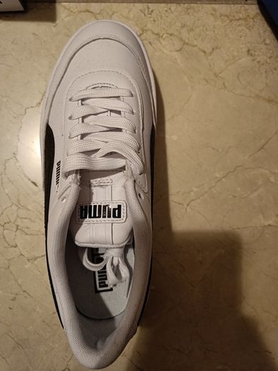 BRAND NEW PUMA white leather sneakers, trainers for women size UK 6