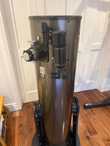 Orion SkyQuest XT10i IntelliScope Dobsonian Telescope and accessories