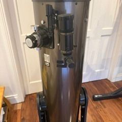 Orion SkyQuest XT10i IntelliScope Dobsonian Telescope and accessories
